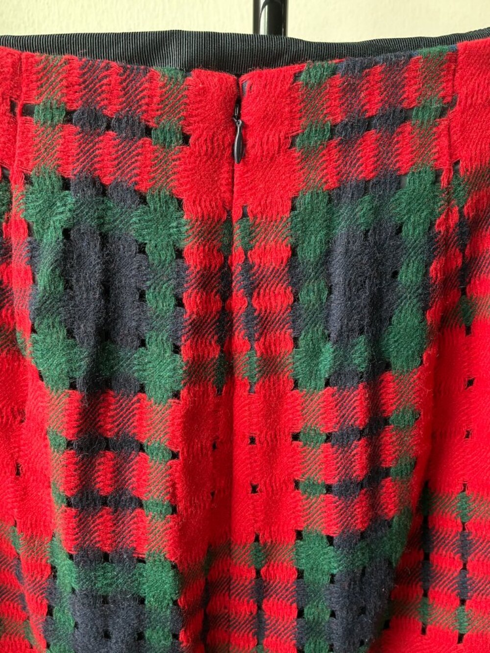 J. Crew Lattice Wool Knit Red and Green Midi Pencil Skirt - Size 0 - Picture 5 of 9